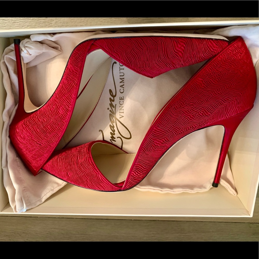 New Red Pumps size 11/43 by Vince Camuto